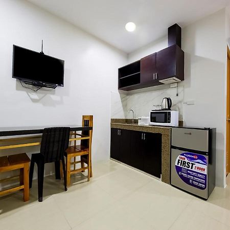 Oyo 848 Dona Aurora Condotel Quezon City Eksteriør billede