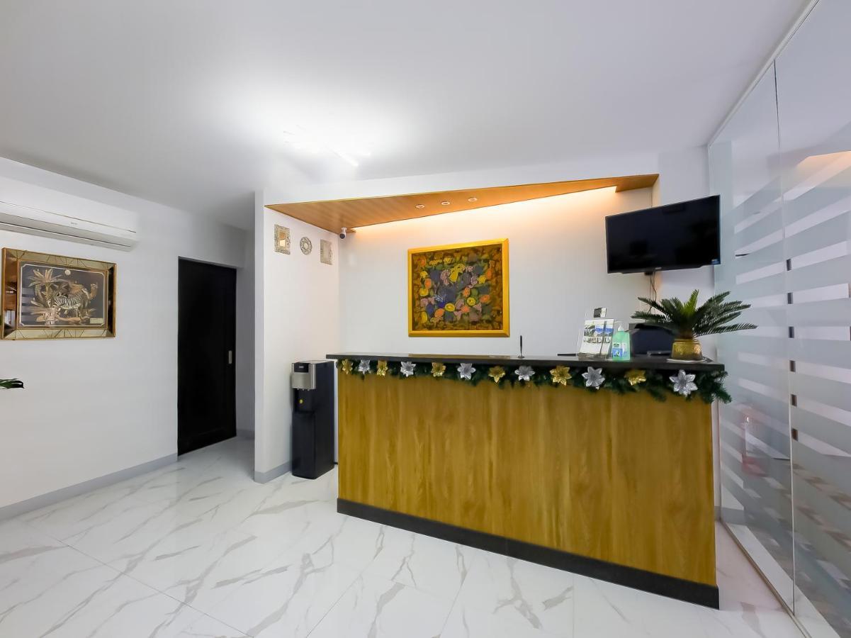 Oyo 848 Dona Aurora Condotel Quezon City Eksteriør billede