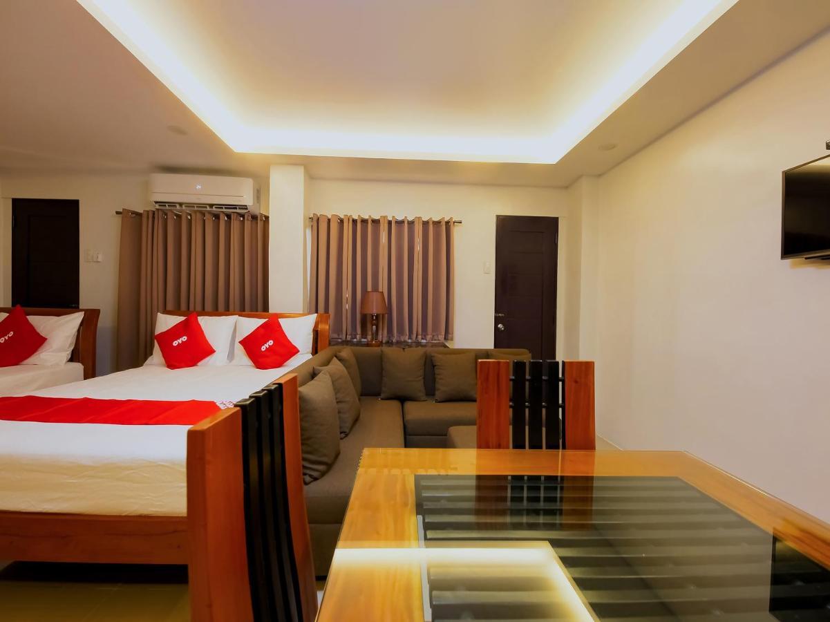 Oyo 848 Dona Aurora Condotel Quezon City Eksteriør billede