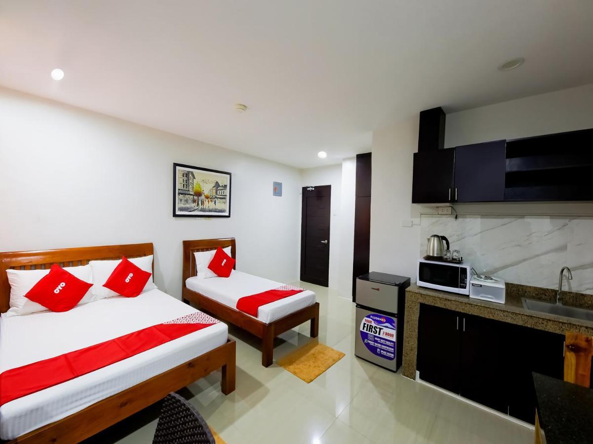 Oyo 848 Dona Aurora Condotel Quezon City Eksteriør billede