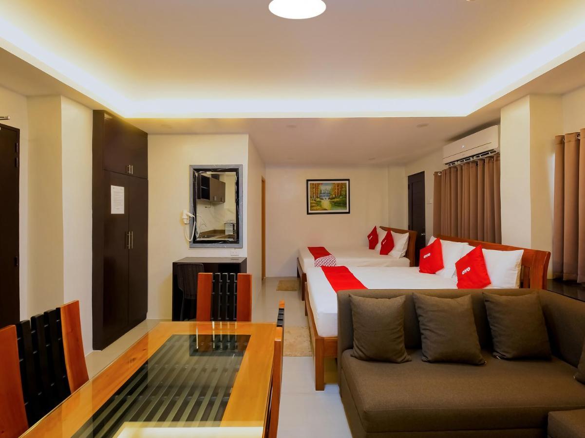 Oyo 848 Dona Aurora Condotel Quezon City Eksteriør billede