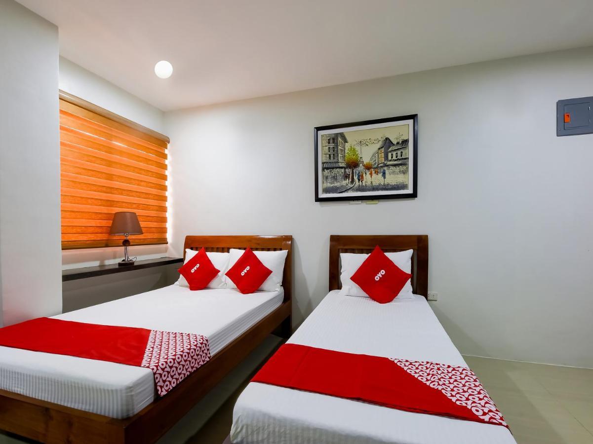 Oyo 848 Dona Aurora Condotel Quezon City Eksteriør billede