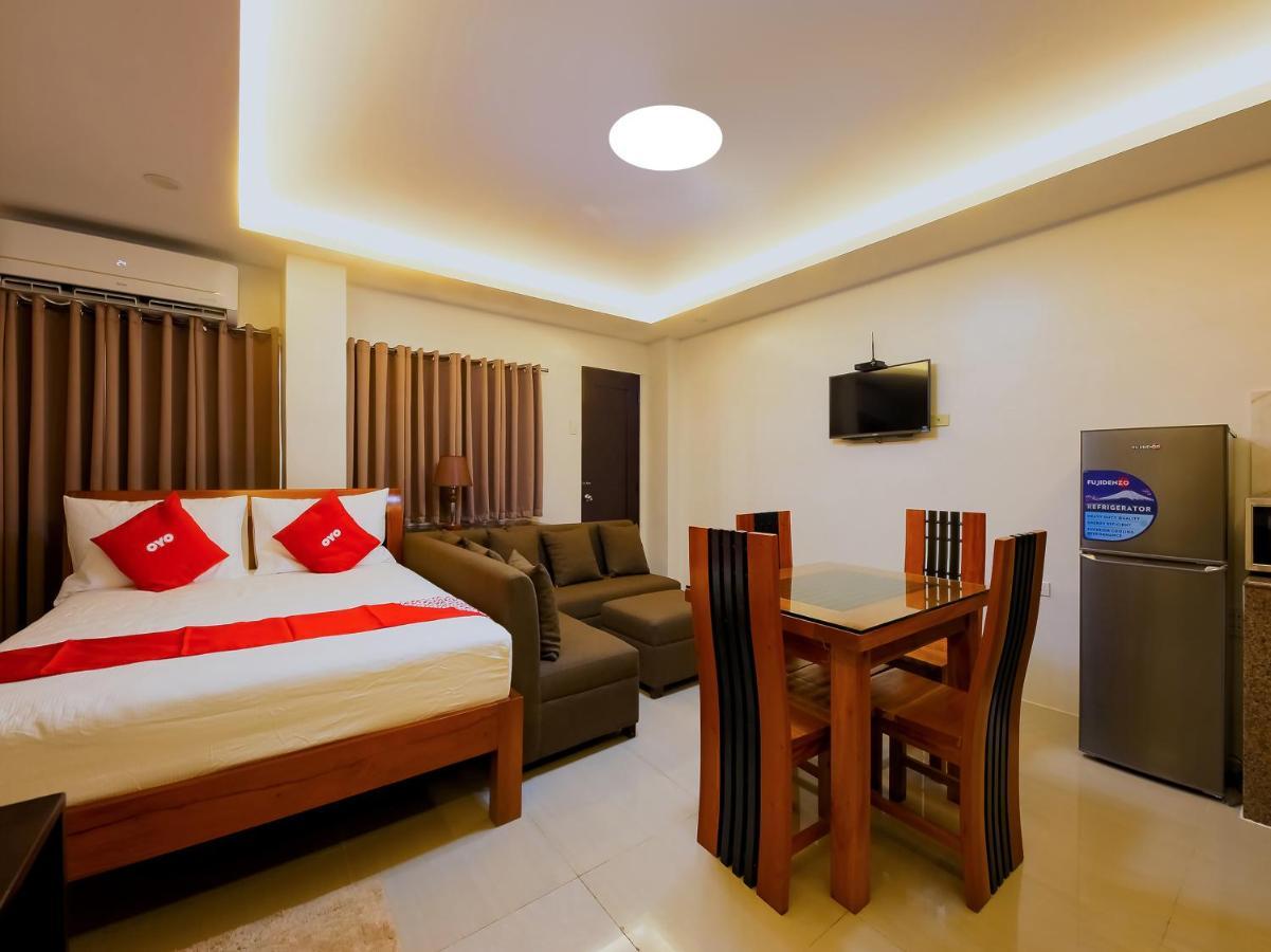 Oyo 848 Dona Aurora Condotel Quezon City Eksteriør billede