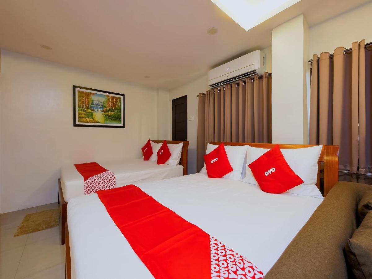 Oyo 848 Dona Aurora Condotel Quezon City Eksteriør billede