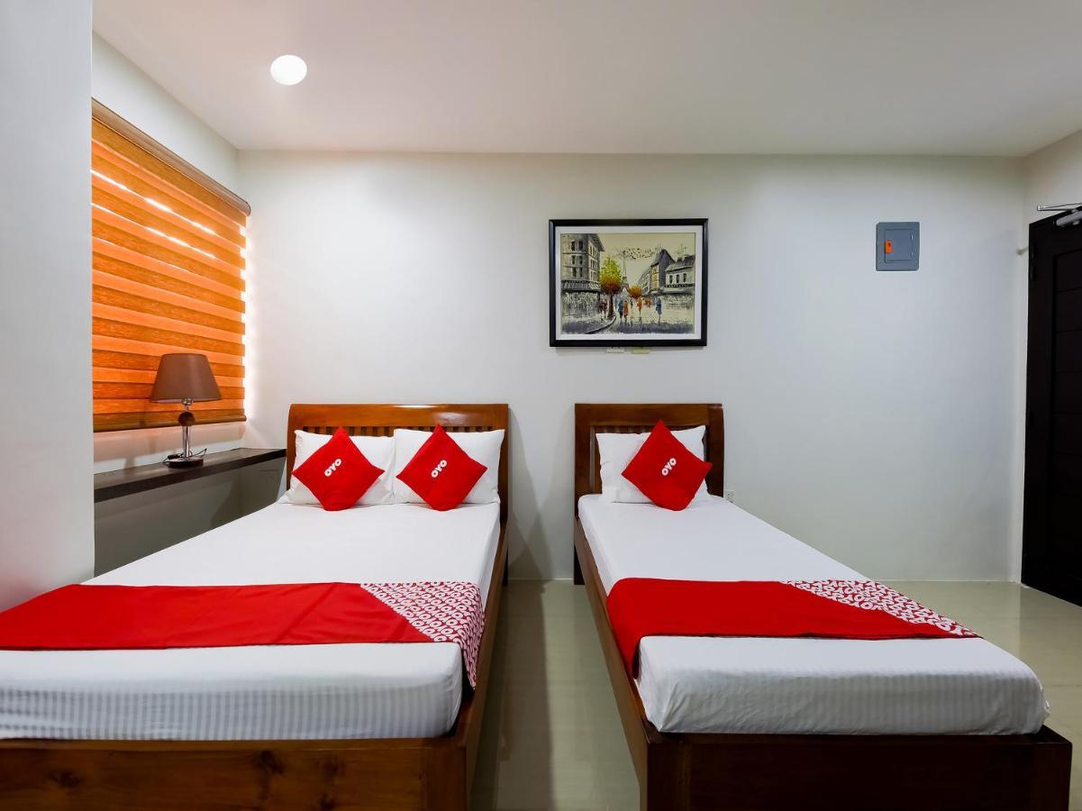 Oyo 848 Dona Aurora Condotel Quezon City Eksteriør billede