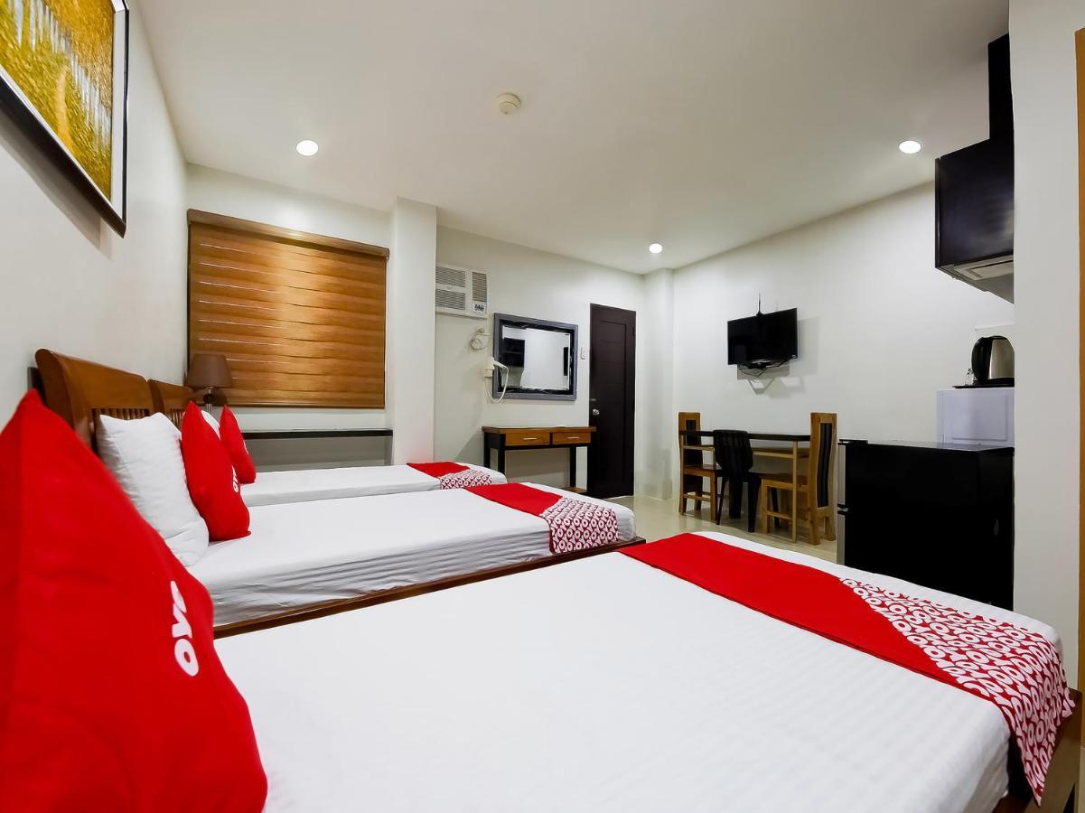 Oyo 848 Dona Aurora Condotel Quezon City Eksteriør billede