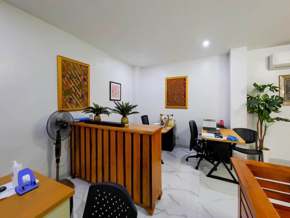 Oyo 848 Dona Aurora Condotel Quezon City Eksteriør billede