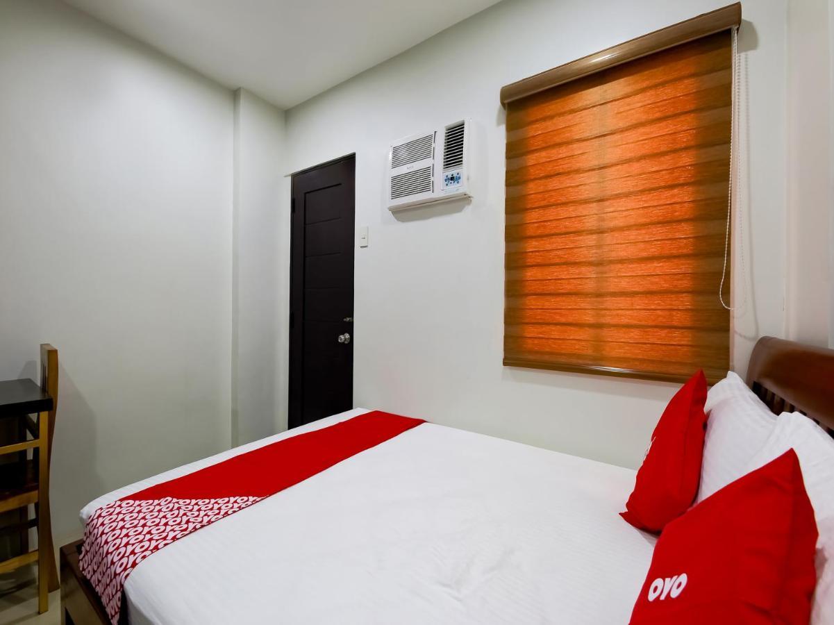 Oyo 848 Dona Aurora Condotel Quezon City Eksteriør billede
